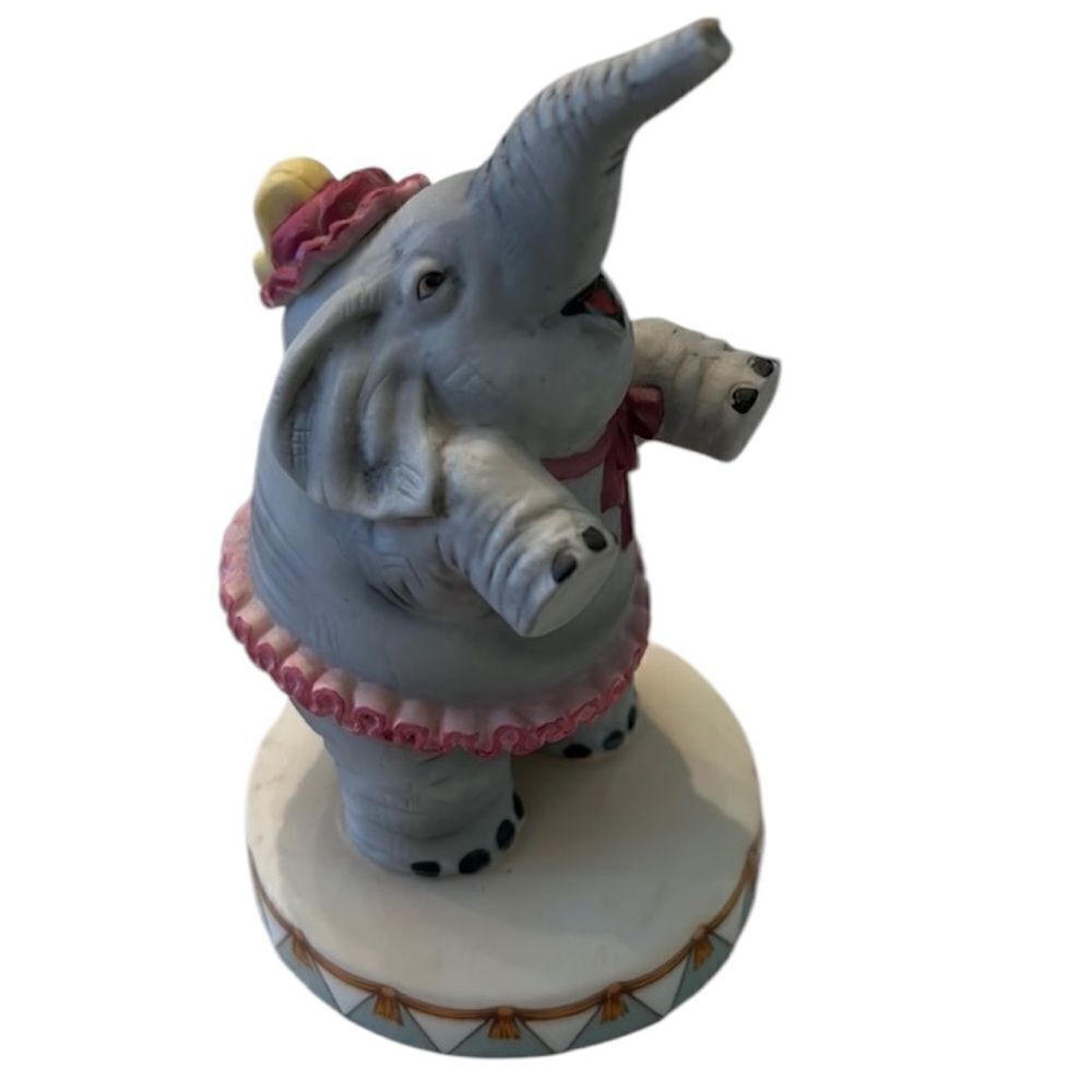 Wallace Berrie vintage 1983 Circus Royal #9612 porcelain Dancing Elephant EVC